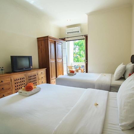 Ivanka Airport Inn Kuta Lombok Exterior foto