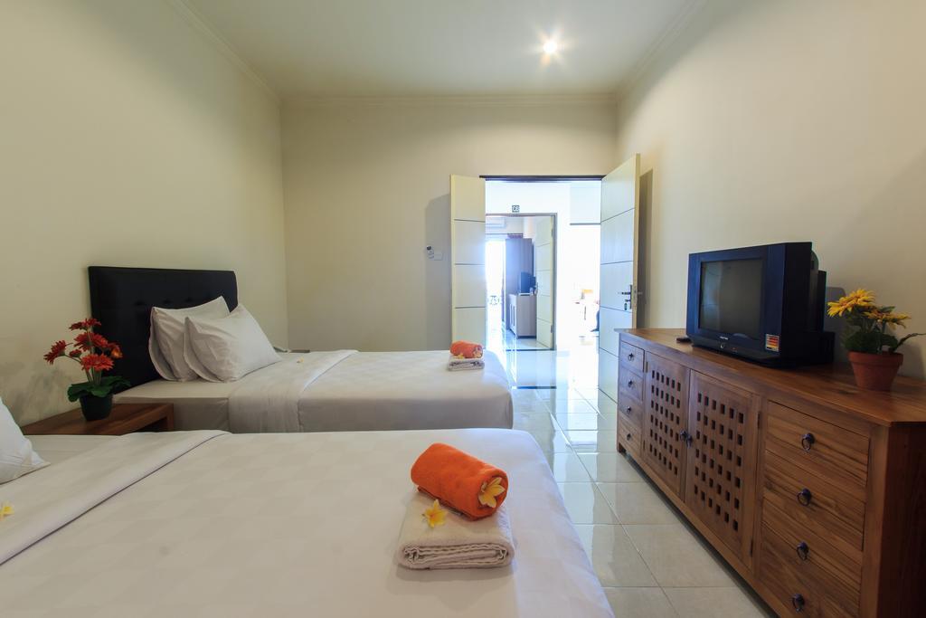 Ivanka Airport Inn Kuta Lombok Exterior foto